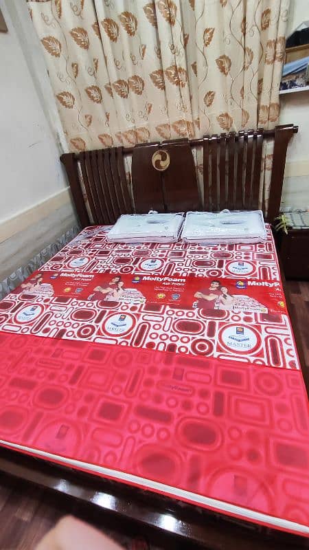 bed set / wooden bed set / brown bed / bedroom furniture 3