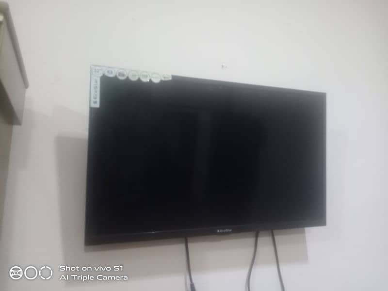 32 inch LCD for sale 5