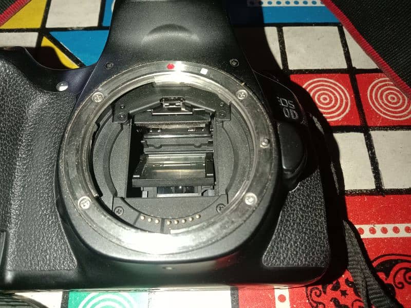 Urgent sale DSLR 60D 4