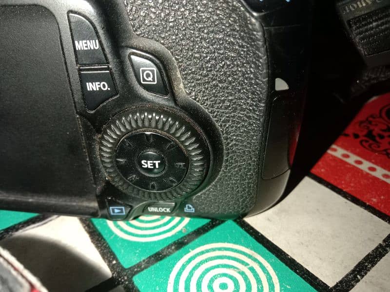 Urgent sale DSLR 60D 7