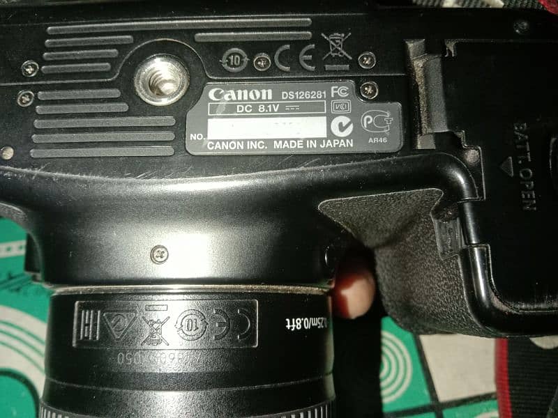 Urgent sale DSLR 60D 8