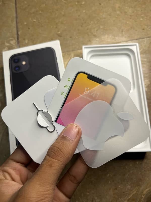 iphone 11 with box JV non PTA 8