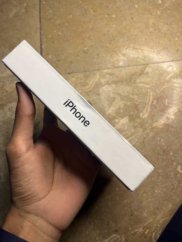 iphone 11 with box JV non PTA 13