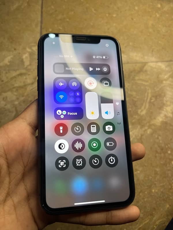 iphone 11 with box JV non PTA 17