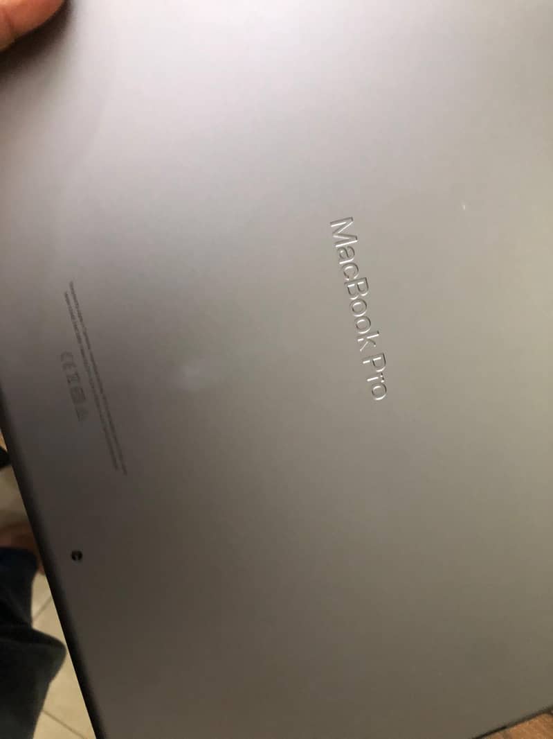 Macbook Pro M1 14 inches (16/1tb) Complete Box 6