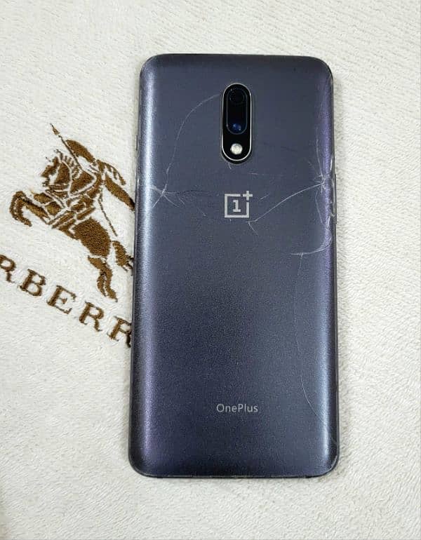 ONEPLUS 7 DUAL SIM 8GB 256GB ONLINE PTA BACK MINOR CRACKED. 8