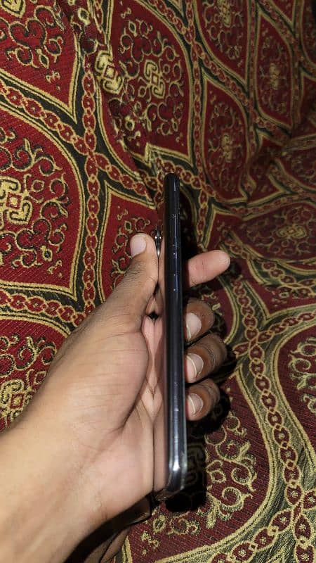 oppo F17pro 4