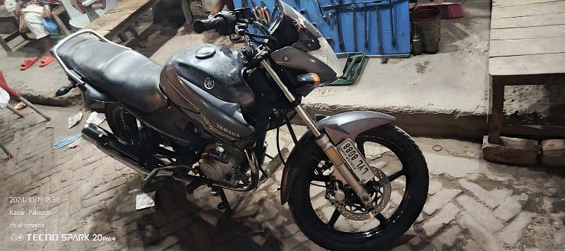 yamaha ybr 125 contact on wathapp only (03044573151) 1