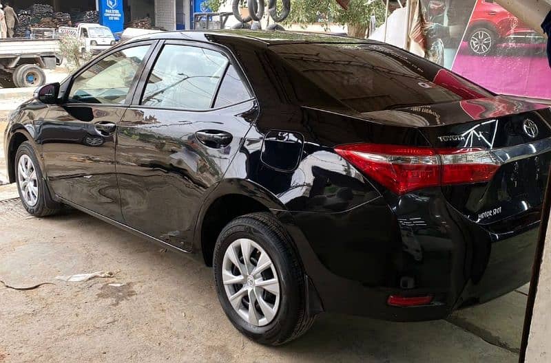 Toyota Corolla XLI Model 2016 Manual Transmission 3