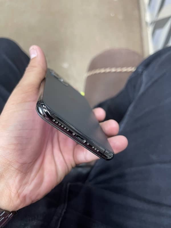 iphone 11 pro 256gb sim working 2years 2