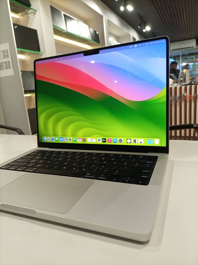 Apple MacBook Pro 13 2018 Core i7 Quad Core Processor - Laptops 5