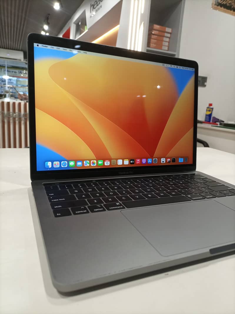 Apple MacBook Pro 13 2018 Core i7 Quad Core Processor - Laptops 7