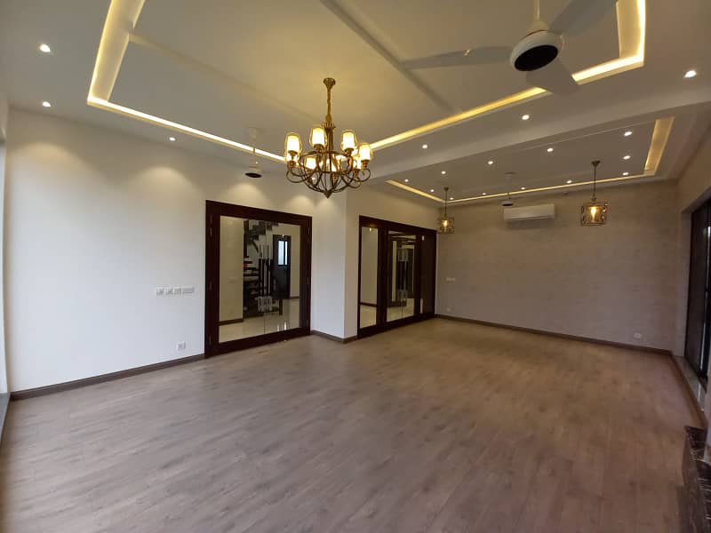 Luxurious 1 Kanal Home With Park Views In Dha Phase 6 7