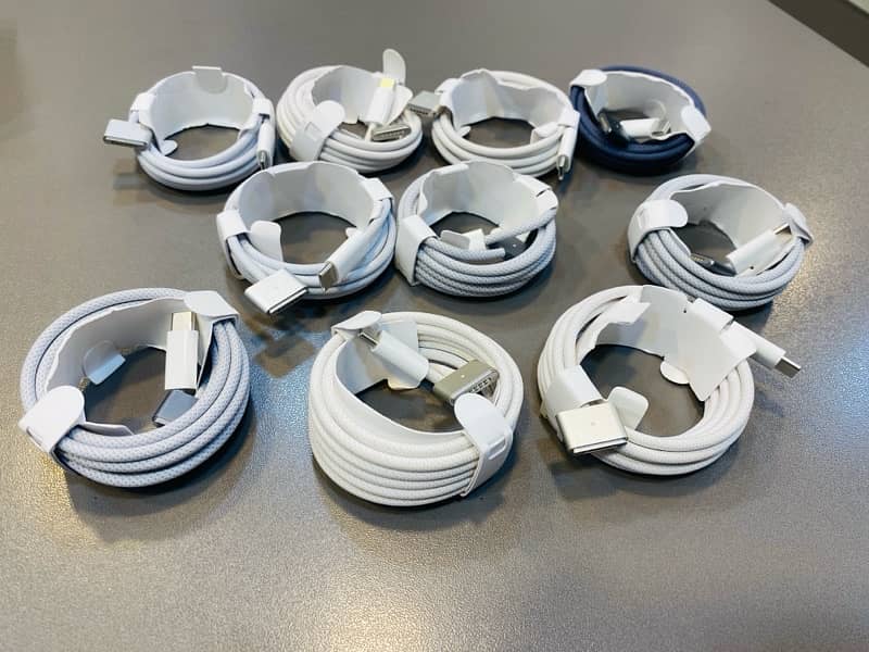 Apple Original Type-C to Megasafe 3 Cables and 140W adapters 0