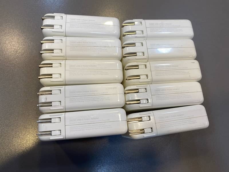 Apple Original Type-C to Megasafe 3 Cables and 140W adapters 13