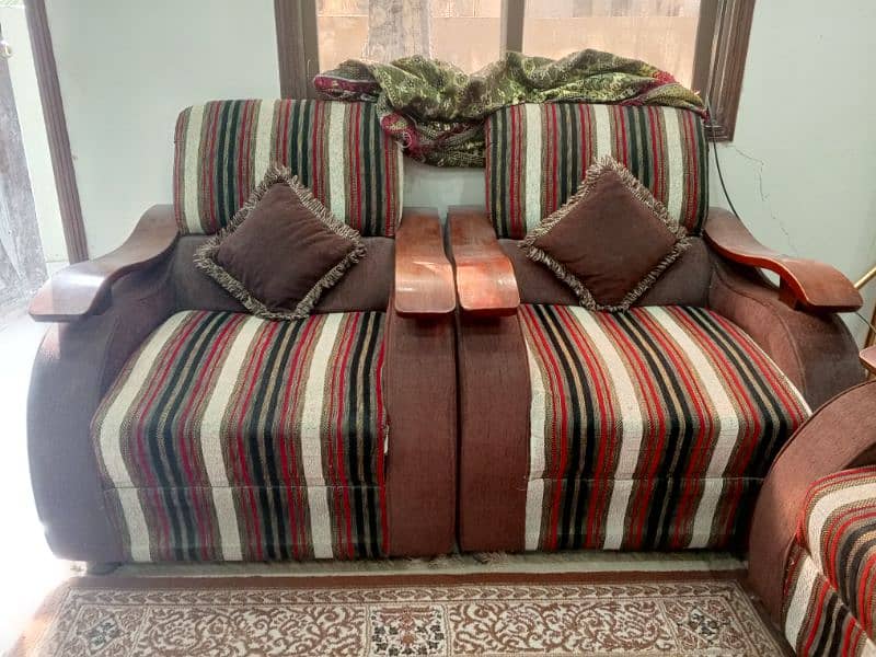 Urgent Sale 5 Set of Sofa. 1