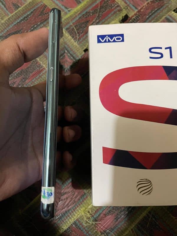 vivo s1 with box 3