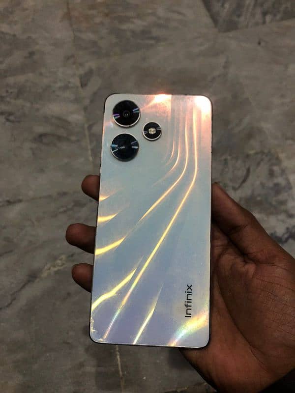 Infinix hot 30.8+8 / 128 7