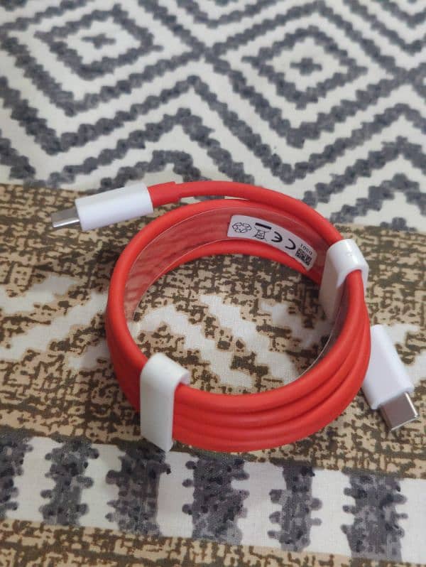 OnePlus original data cables. 0