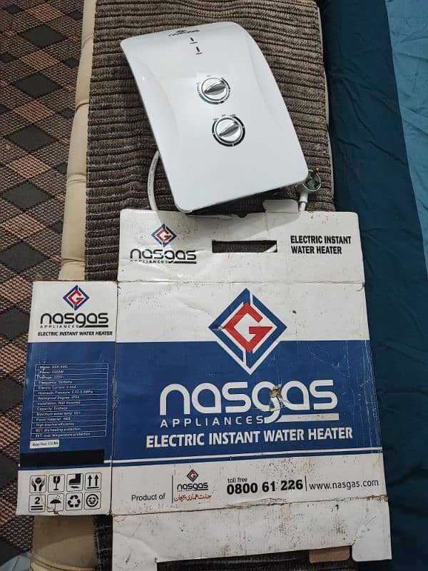 Nasgas instant electric water geyser / heater - Almost new 2