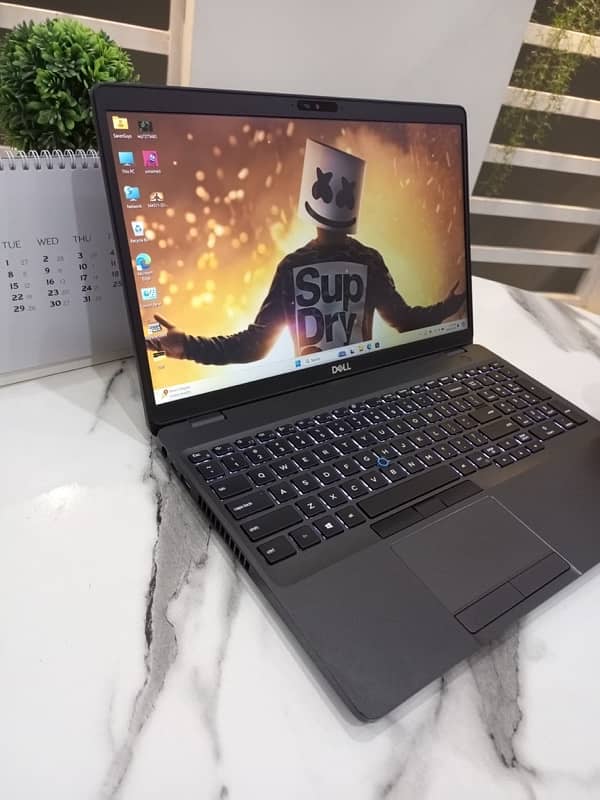 I7 Dell latitude 5500 | 8th Gen | 8/256 | UHD Graphics 4