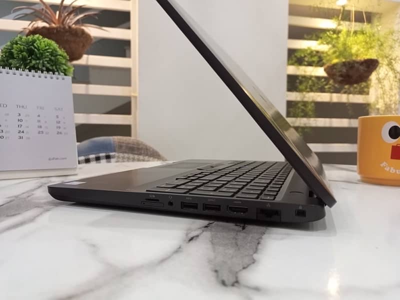 I7 Dell latitude 5500 | 8th Gen | 8/256 | UHD Graphics 6