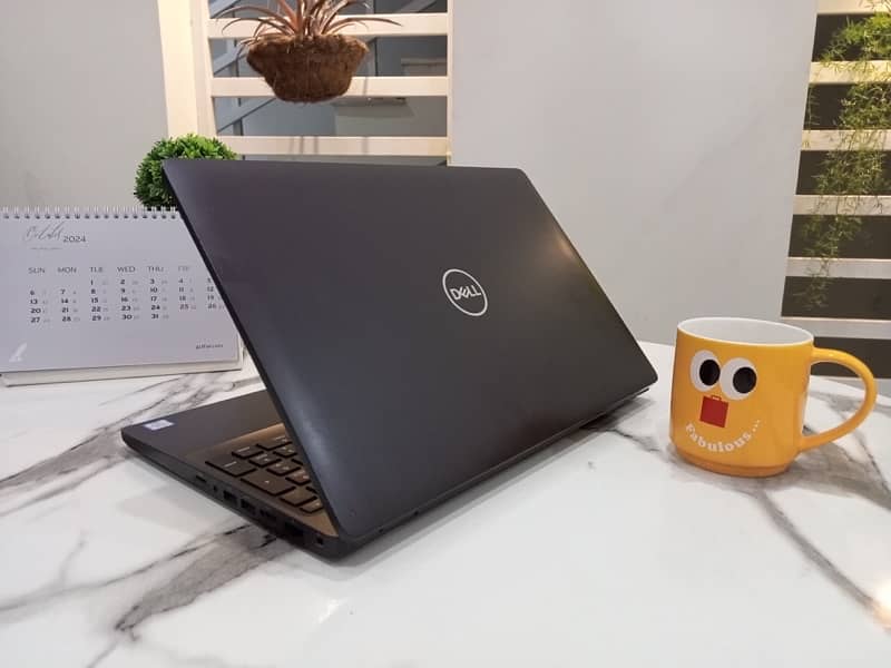 I7 Dell latitude 5500 | 8th Gen | 8/256 | UHD Graphics 9