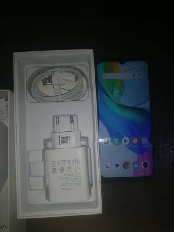 Vivo Y03t   Ram=4 / Storage=64 with box+charger 3