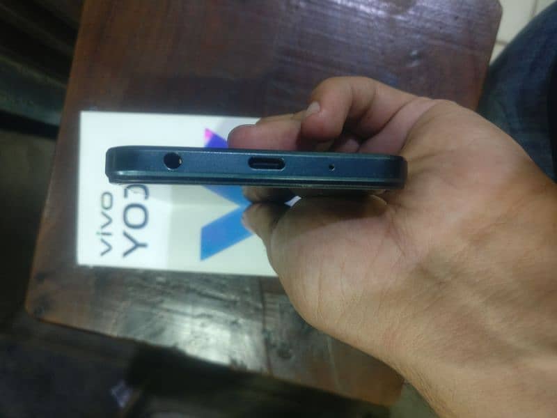 Vivo Y03t   Ram=4 / Storage=64 with box+charger 5