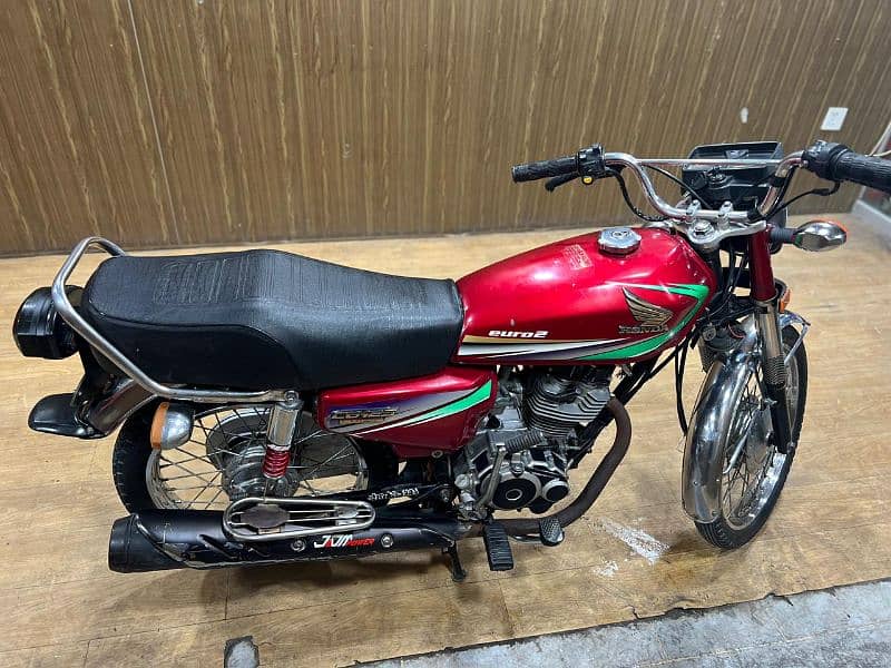 Honda cg125 2013 , new condition lush 5