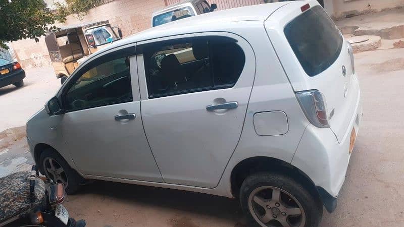 Daihatsu Mira 2012 3