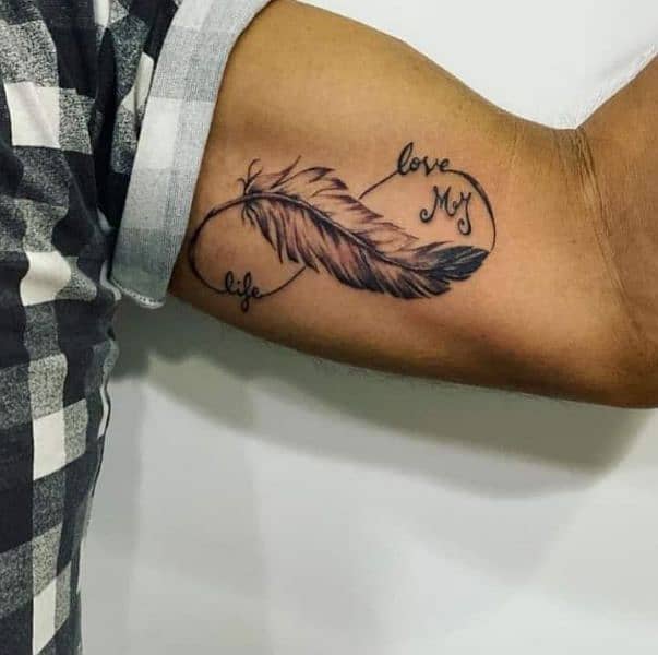 Ømi Tățțŏŏ Ṣ̌ţŭđįŏ PROFESSIONAL TATTOO STUDiO• TATTOING & PRESING• • • 17