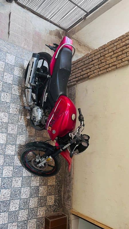 Yamaha ybr g red colour 1st owner full genuine condition 0