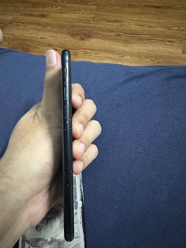 iphone 7 | PTA Approved | 128 GB | Home and Finger - not working 2