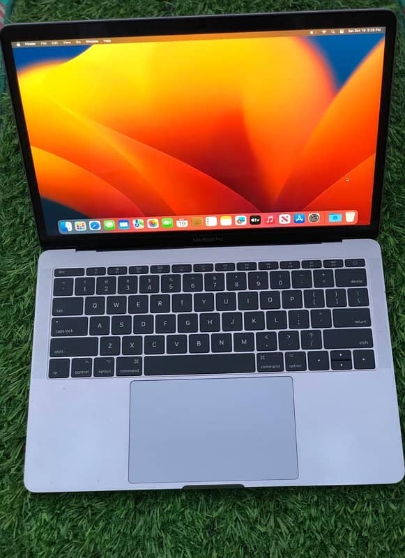 APPLE MACKBOOK Pro 2017 /256GB/  For sale WhatsApp Num #03265949331 2