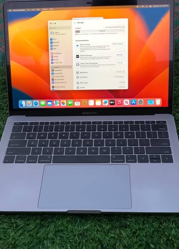 APPLE MACKBOOK Pro 2017 /256GB/  For sale WhatsApp Num #03265949331 4