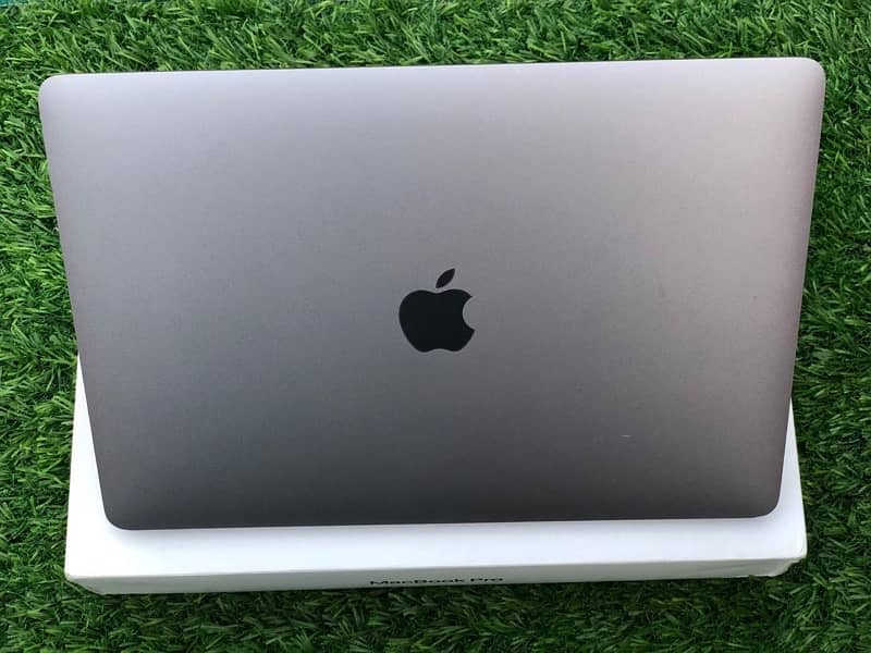 APPLE MACKBOOK Pro 2017 /256GB/  For sale WhatsApp Num #03265949331 7