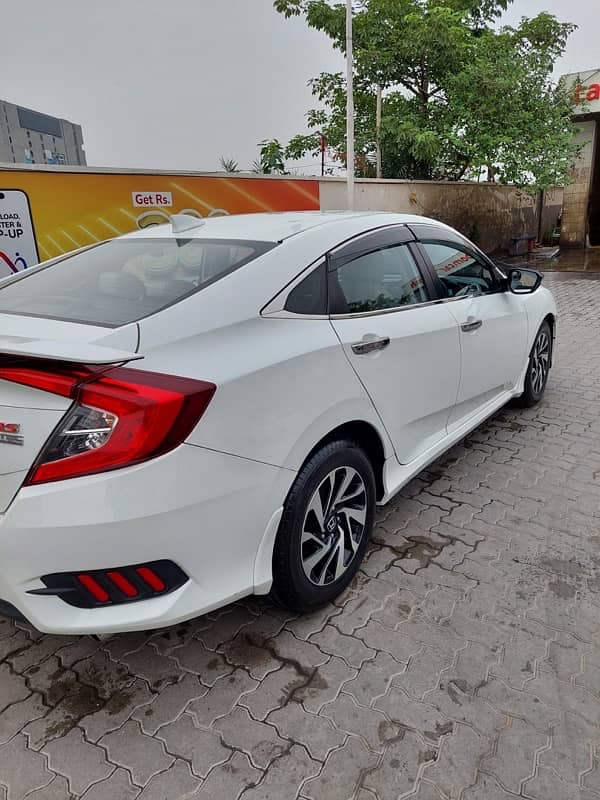 Honda Civic Turbo 1.5 2017 total genuine 5