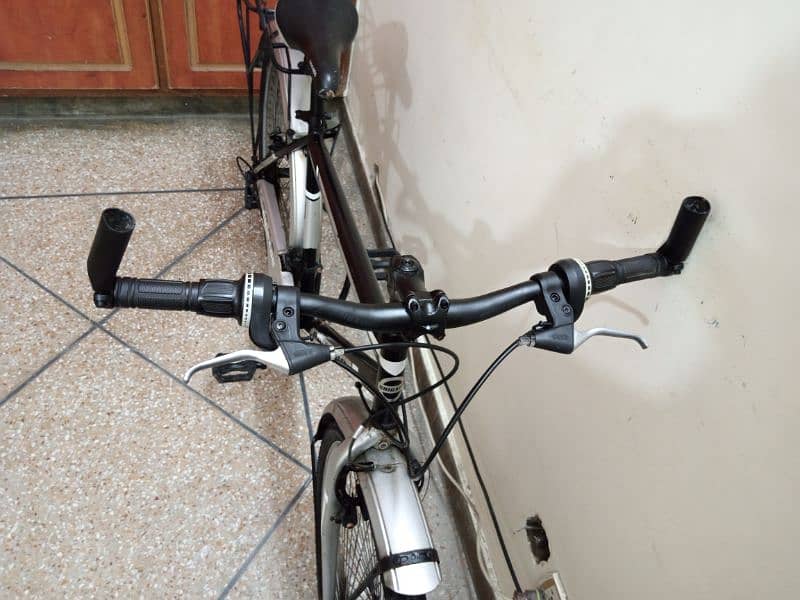 26 INCH IMPORTED GEAR CYCLE 6 MONTHS USED URGENT SALE 03265153155 12