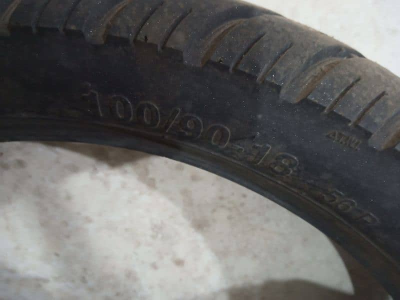 DSI tubeless tyres (srilankan) 10/10 (Fix price) 1