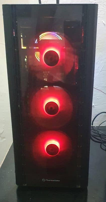 RYZEN 5 3600 RAM 32GB 3200 mhz RX 580.8gb 620 psu tharmaltake case 8