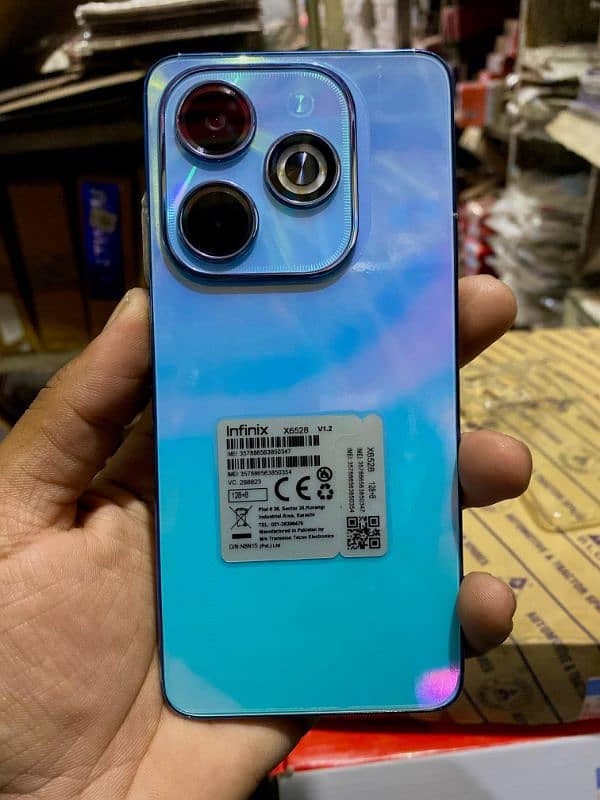 Infinix hot 40 I with box only 20 days used 2