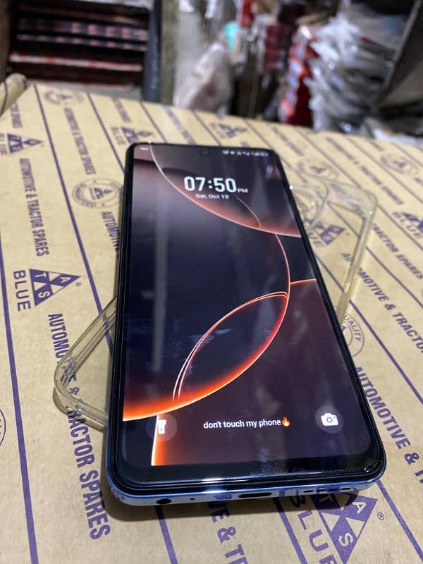 Infinix hot 40 I with box only 20 days used 1