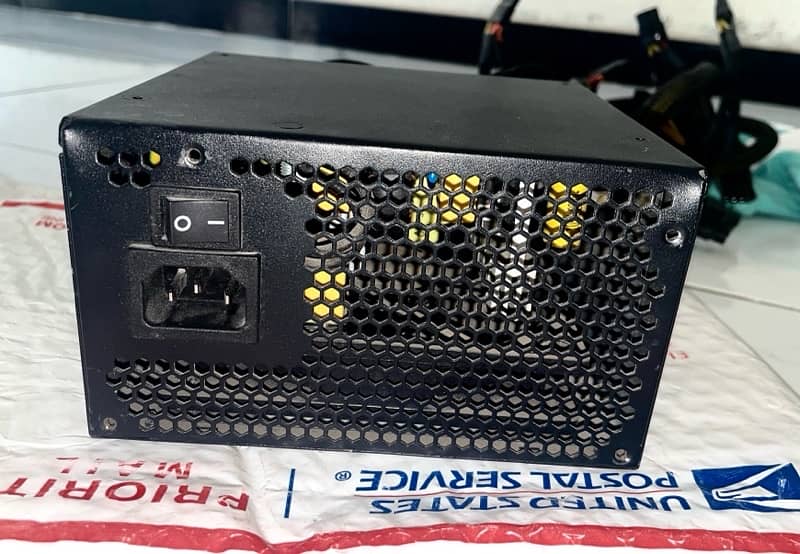 Rosewill 500W Power Supply for Sale – Excellent Condition 3