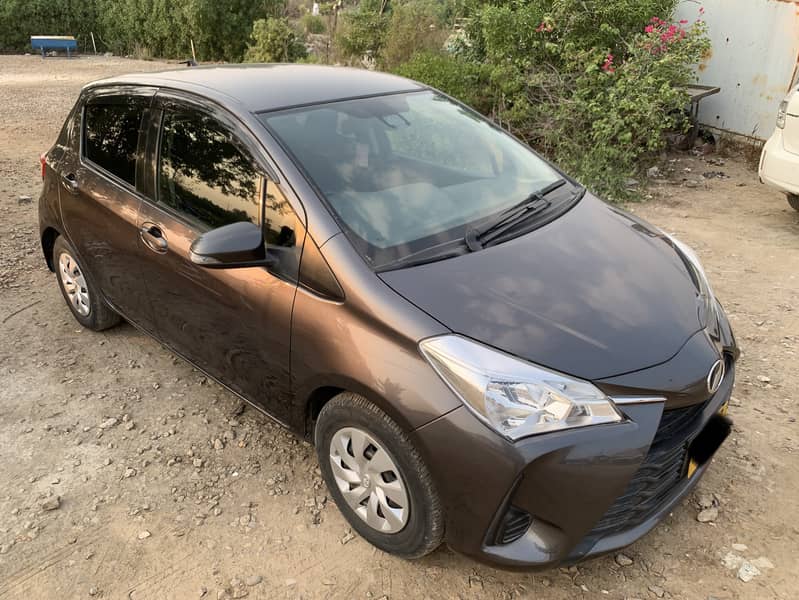 Toyota Vitz 2017 F(1.0) 1