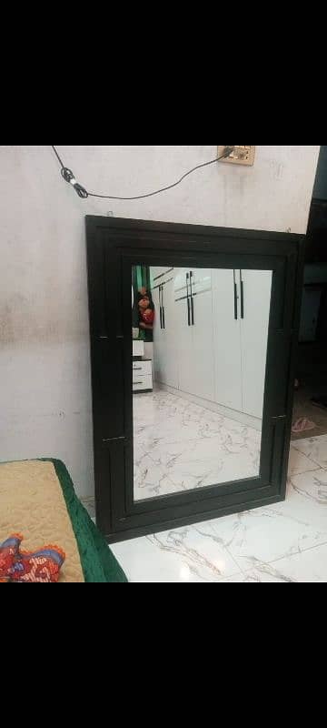 beautiful mirror comfortable size 3