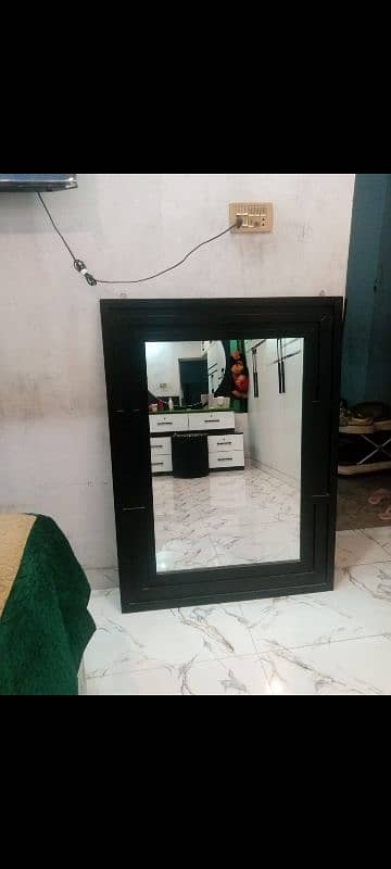 beautiful mirror comfortable size 4