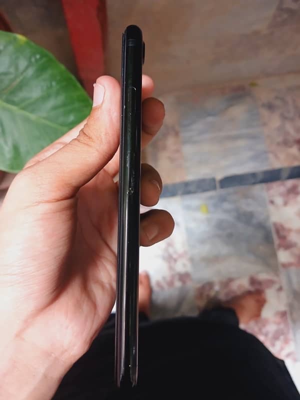 urgent Sale IPhone 7 4