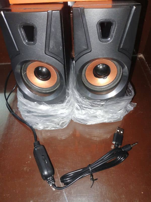 Hotmai 2.0Multimedia speakers 1