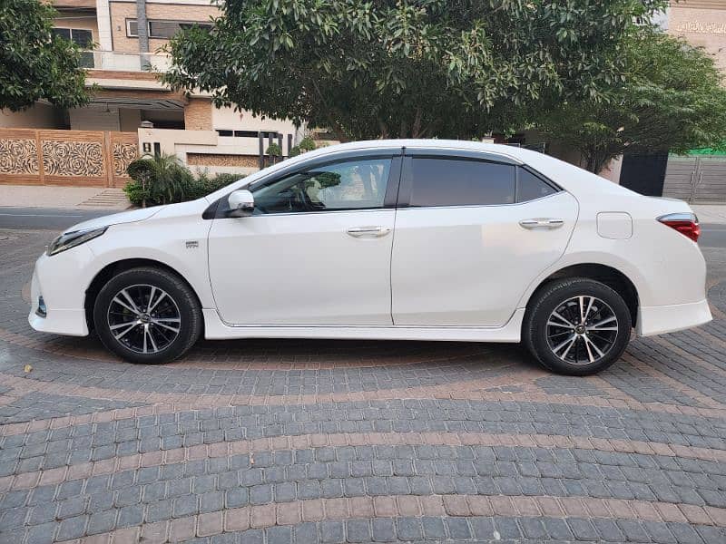 Toyota Altis Grande 2015 3